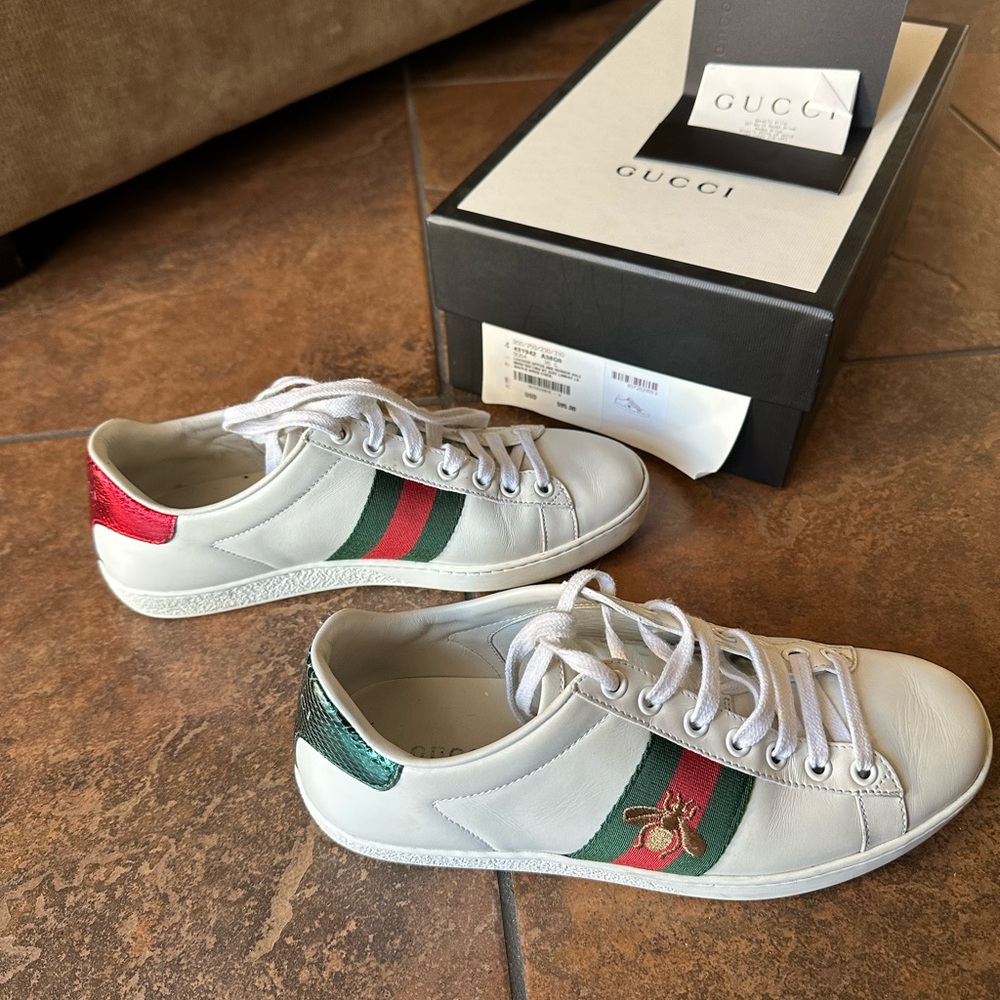 Women’s Gucci Ace Sneakers with Bee. In excellent condition.